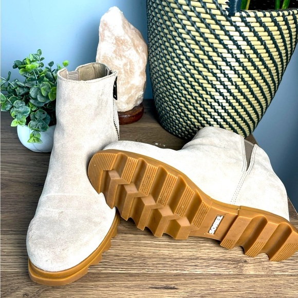 WOMEN'S JOAN OF ARCTIC™ WEDGE III CHELSEA BOOTIE - Picture 5 of 7